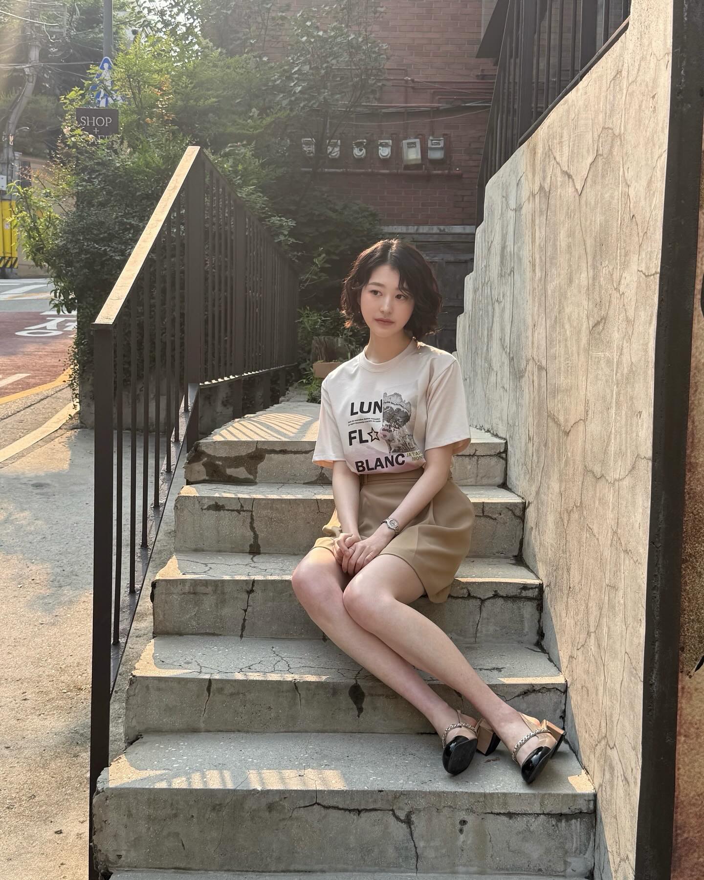 Nữ diễn viên xinh không đối thủ trên màn ảnh Hàn lúc này, style ngoài đời xinh tươi và đậm chất nữ tính - Ảnh 4.