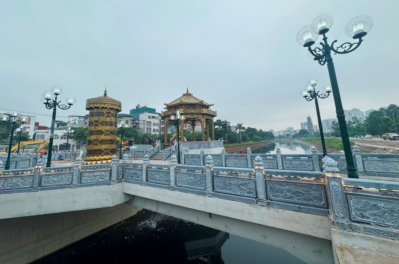 Đập dâng trên sông Tô Lịch hoạt động ra sao khi bổ sung nước từ Hồ Tây vào? - Ảnh 5. Đập dâng trên sông Tô Lịch hoạt động ra sao khi bổ sung nước từ Hồ Tây vào? - Ảnh 5.