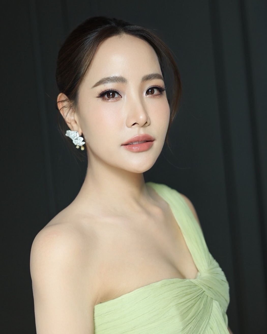 Phu nhân Thủ tướng Thái Lan 39 tuổi trẻ đẹp phát hờn: Từ lâu đã kết thân 1 loại nước thải mỡ, làm trắng da, người Việt không lạ vì thường dùng chữa ho, viêm họng- Ảnh 7.