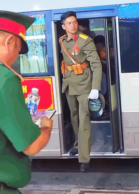 ezgif-2cf27b93d71c04-1757467293774-1757467294567286383485.gif