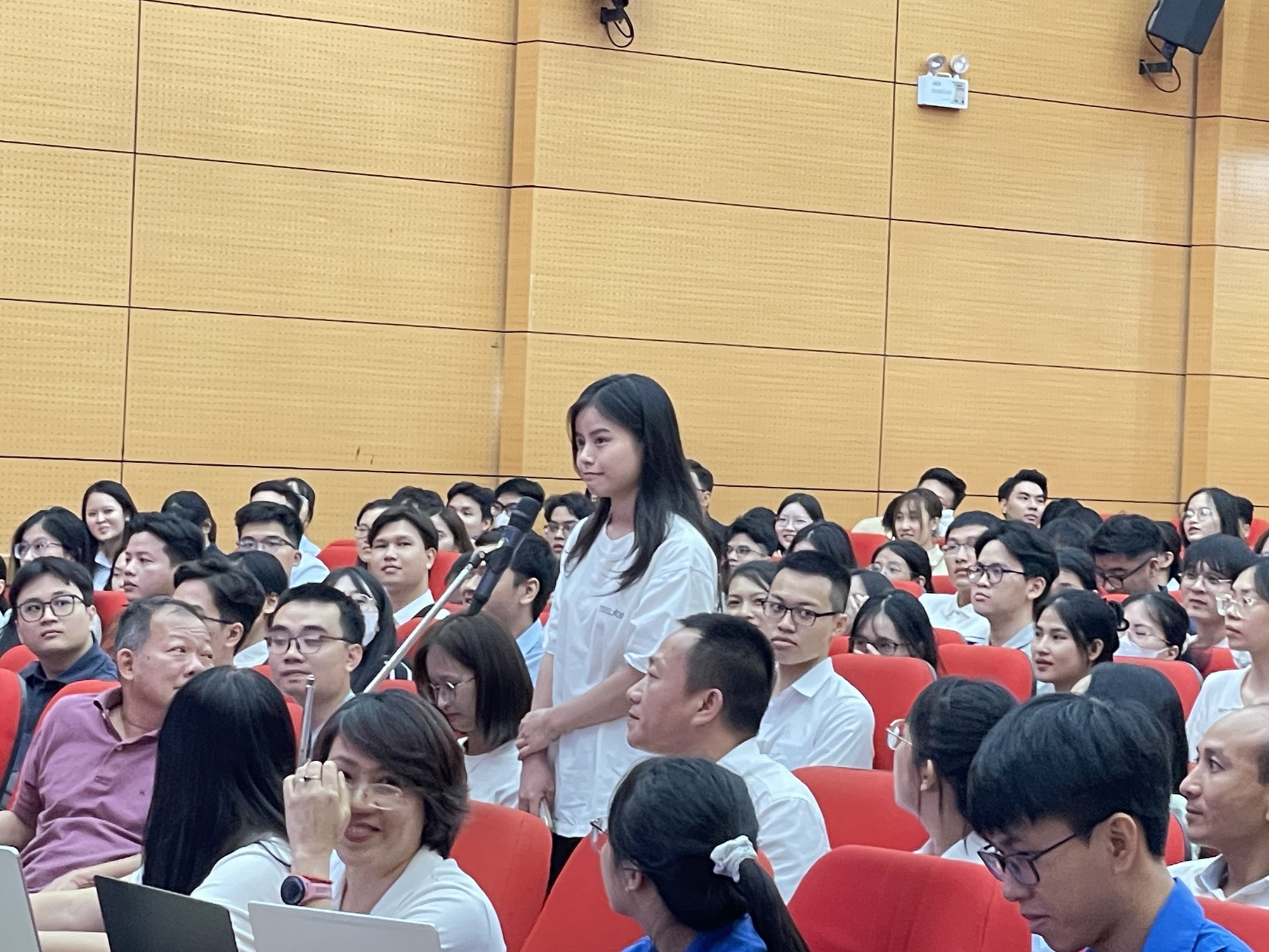 Ngô Thu Hà và Vũ Ngọc Duy: Thủ khoa nổi bật ngành bác sĩ nội trú Trường ĐH Y Hà Nội - Ảnh 1. Ngô Thu Hà và Vũ Ngọc Duy: Thủ khoa nổi bật ngành bác sĩ nội trú Trường ĐH Y Hà Nội - Ảnh 1.