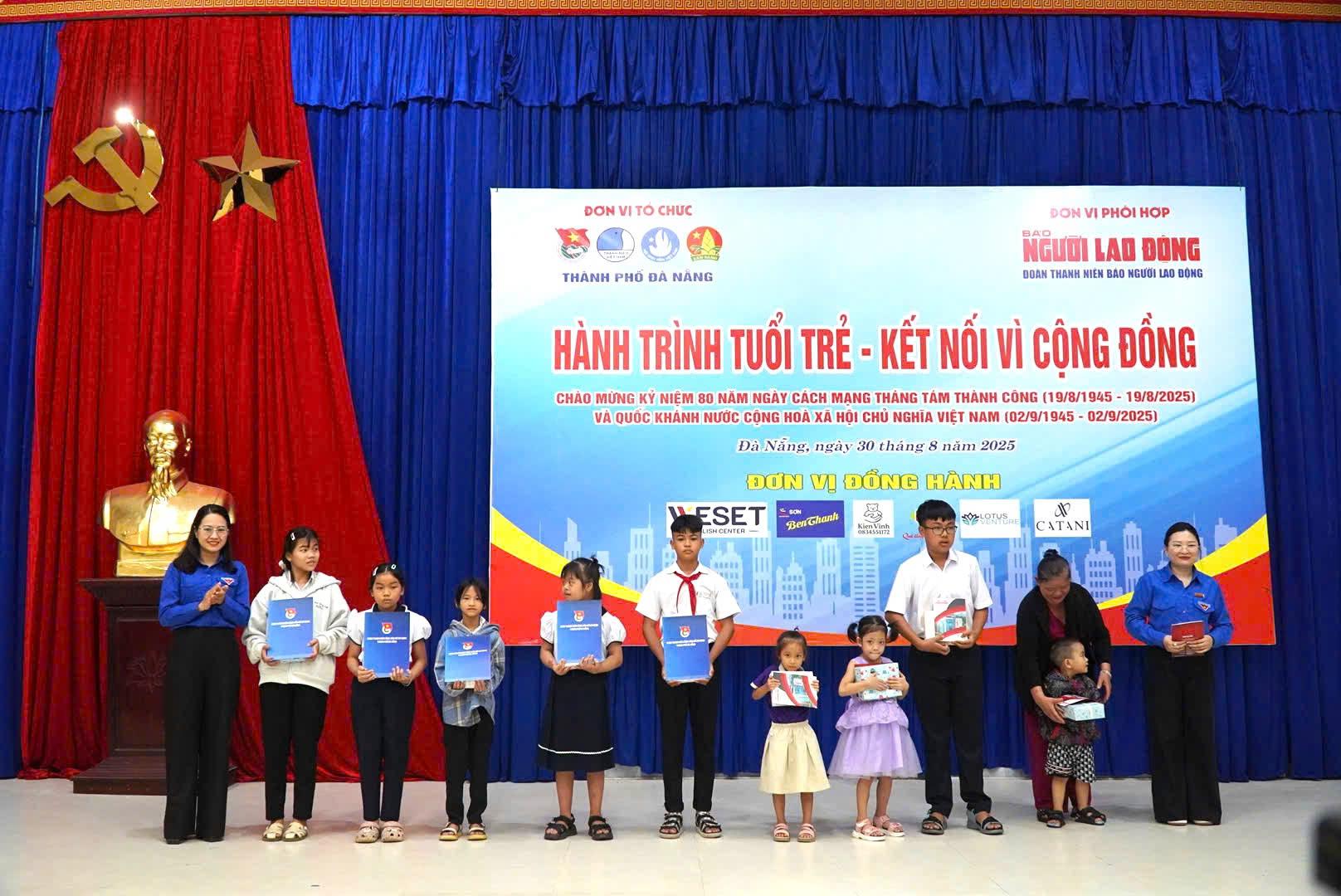 WESET bung nhiệt hết nấc cùng học sinh, sinh viên từ hơn 120 trường đối tác trên cả nước- Ảnh 5. WESET bung nhiệt hết nấc cùng học sinh, sinh viên từ hơn 120 trường đối tác trên cả nước- Ảnh 5.