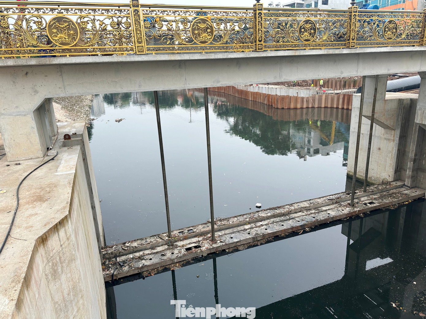 Đập dâng trên sông Tô Lịch hoạt động ra sao khi bổ sung nước từ Hồ Tây vào? - Ảnh 2. Đập dâng trên sông Tô Lịch hoạt động ra sao khi bổ sung nước từ Hồ Tây vào? - Ảnh 2.