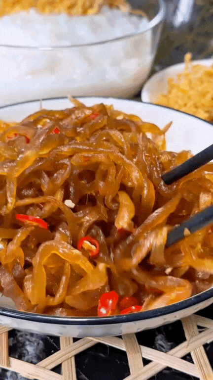 xa-bau-cu-cai-muoi-mon-an-mien-tay-9-17574902370081386691518.gif