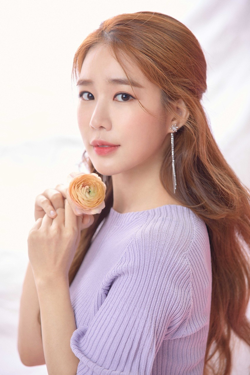 yoo-in-na-18-1757439170631-17574391710441257423213-1757476387973-1757476388237827346658.png