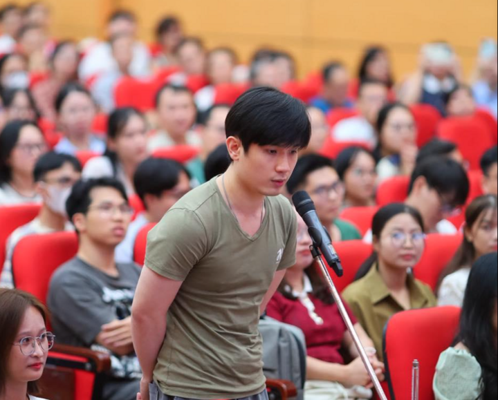 Những tân bác sĩ được xin info nhiều nhất sau buổi chọn chuyên ngành nội trú - Ảnh 3. Những tân bác sĩ được xin info nhiều nhất sau buổi chọn chuyên ngành nội trú - Ảnh 3.