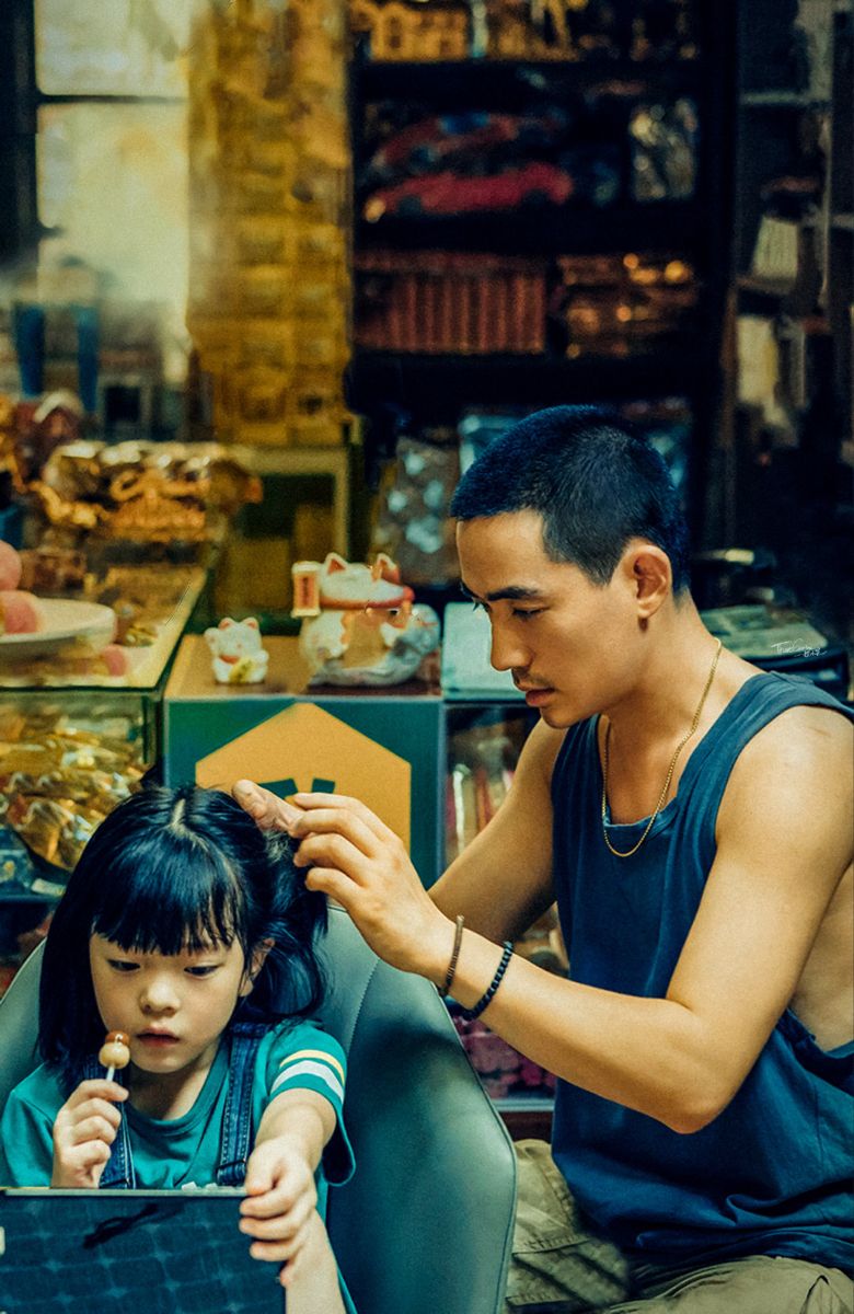 “TV có cảnh hôn, khi đang xem cùng con thì phải làm sao?” Bố EQ cao nói 3 câu này- Ảnh 2. “TV có cảnh hôn, khi đang xem cùng con thì phải làm sao?” Bố EQ cao nói 3 câu này- Ảnh 2.