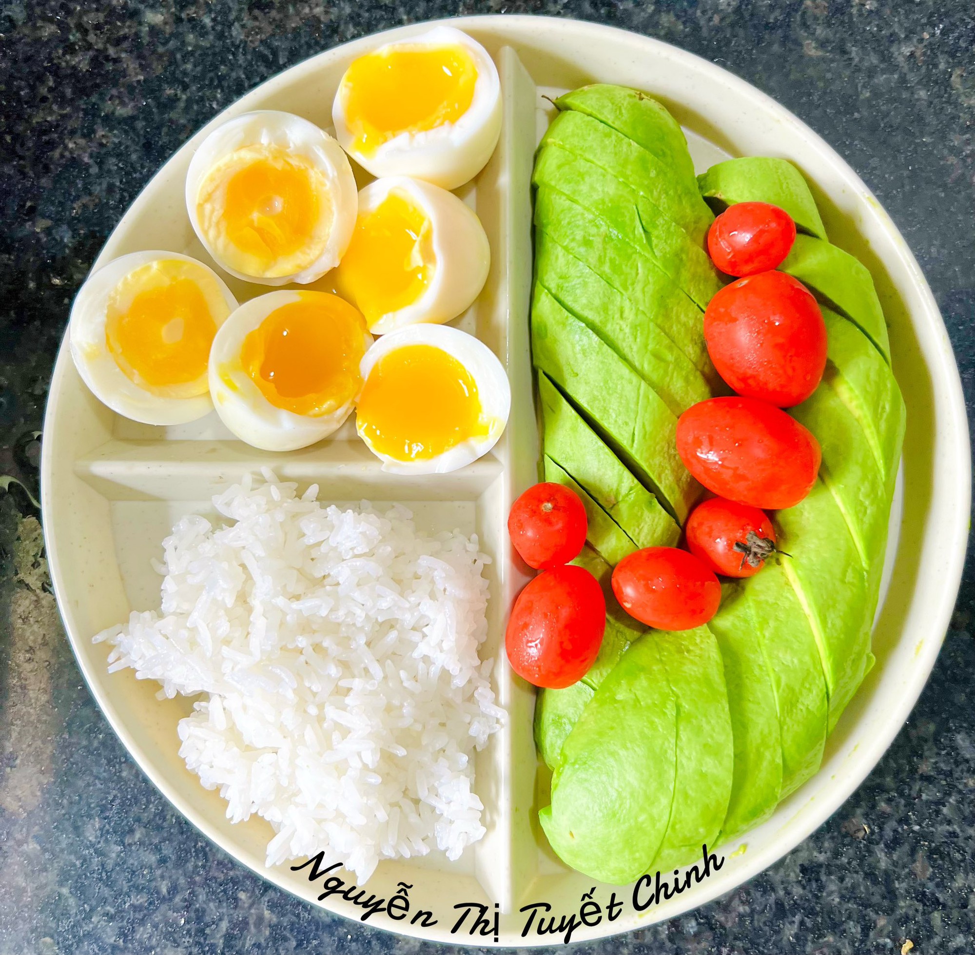 Vẫn là cơm bà đẻ nhưng theo phong cách Eat clean: Hội chị em ở cữ xuýt xoa 