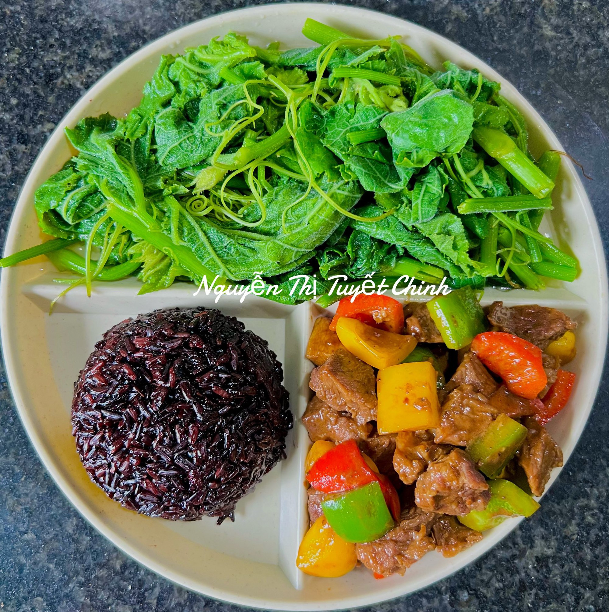 Vẫn là cơm bà đẻ nhưng theo phong cách Eat clean: Hội chị em ở cữ xuýt xoa 
