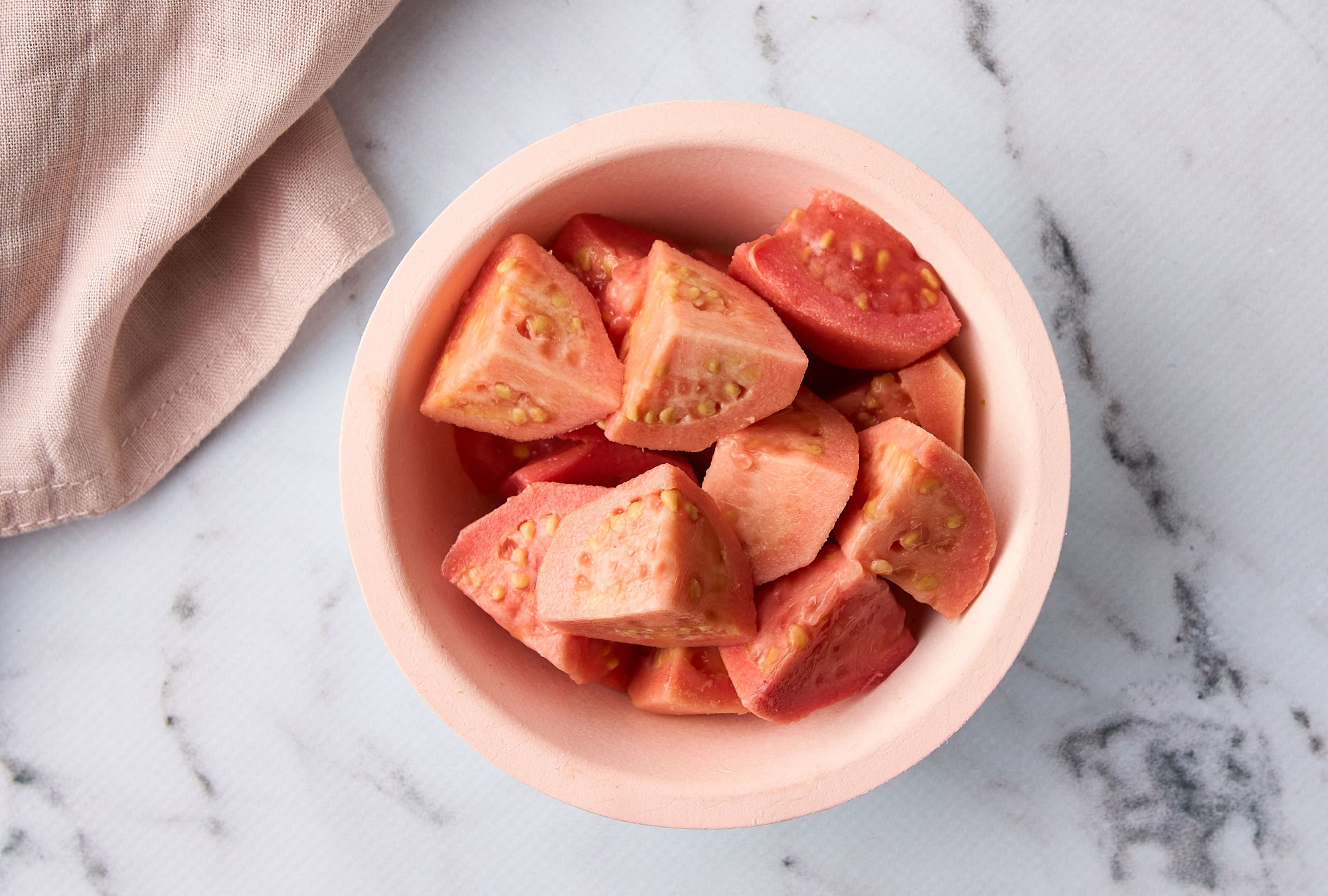 bhg-how-to-eat-guava-according-to-chefs-what-is-a-guava-04-9887-225f08cd5b174bf7a73600d9f98444a7-1757583372687-17575833778021810126527.jpg