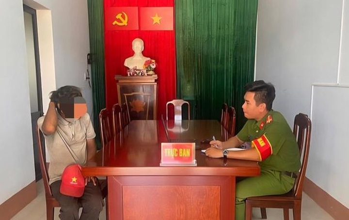 Công an Huế giúp người đàn ông Hà Tĩnh đi lạc gần 10 ngày trên cao tốc - Ảnh 1.
