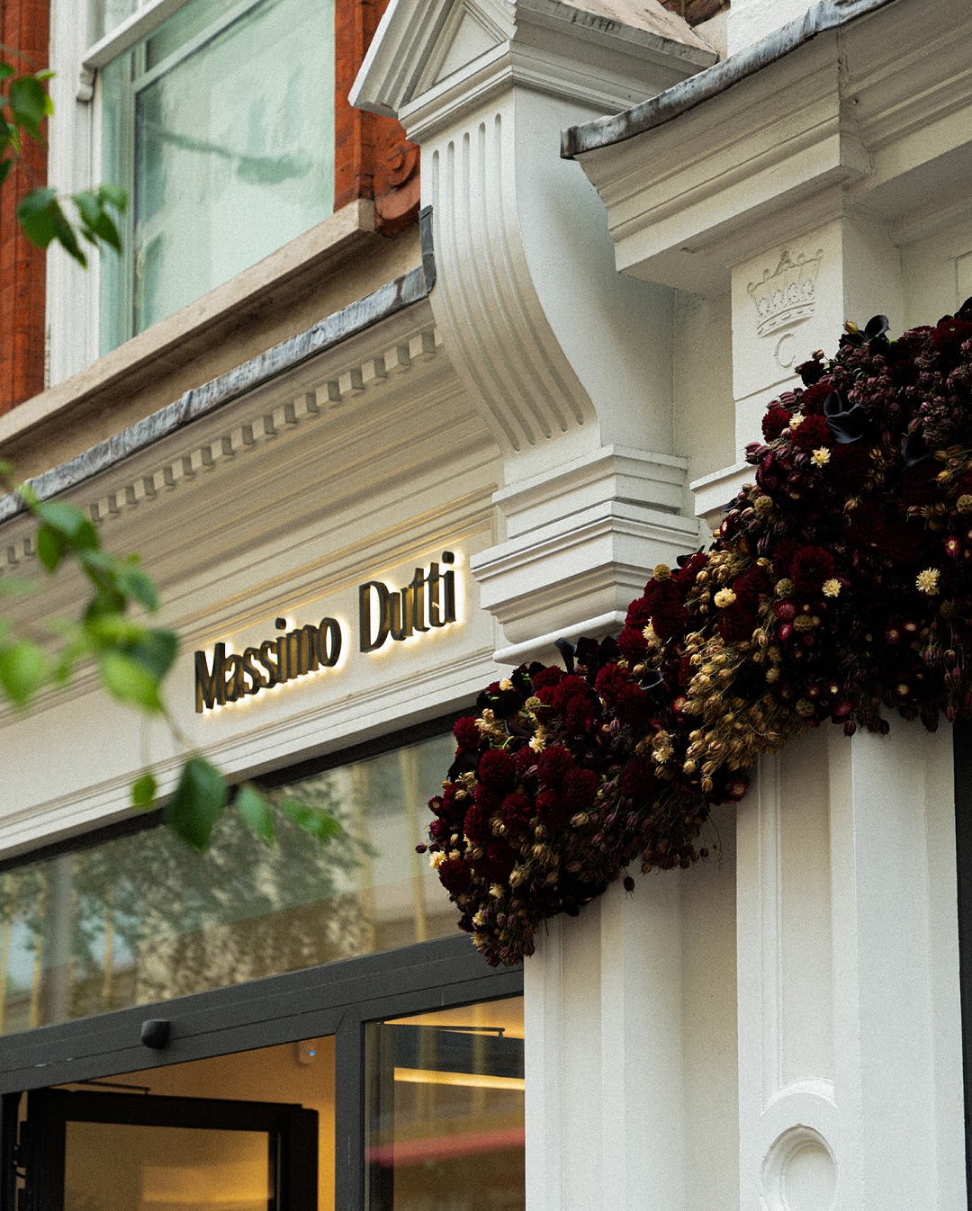 massimodutti17484448503642541868965862884231623158-1757485696081750848114-1757559454340-17575594544542038654213.jpg