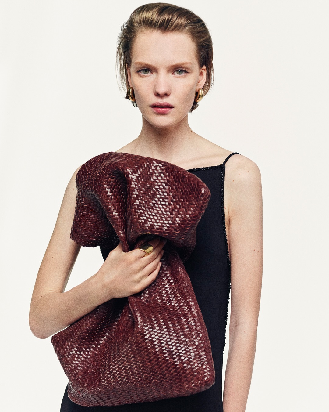 massimodutti17494749443651182927325556767231623158-17574850415611406474233-1757559455744-17575594609261012698288.jpg