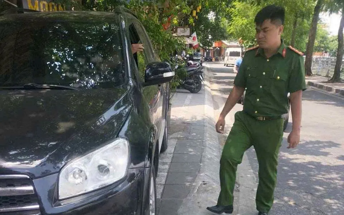 Cơ quan c&ocirc;ng an đến hiện trường vụ việc.