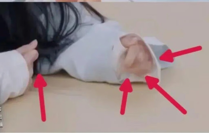Cậu bé 11 tuổi lên cơn co giật, suýt chết sau 14 tiếng làm bài tập về nhà - Ảnh 2.
