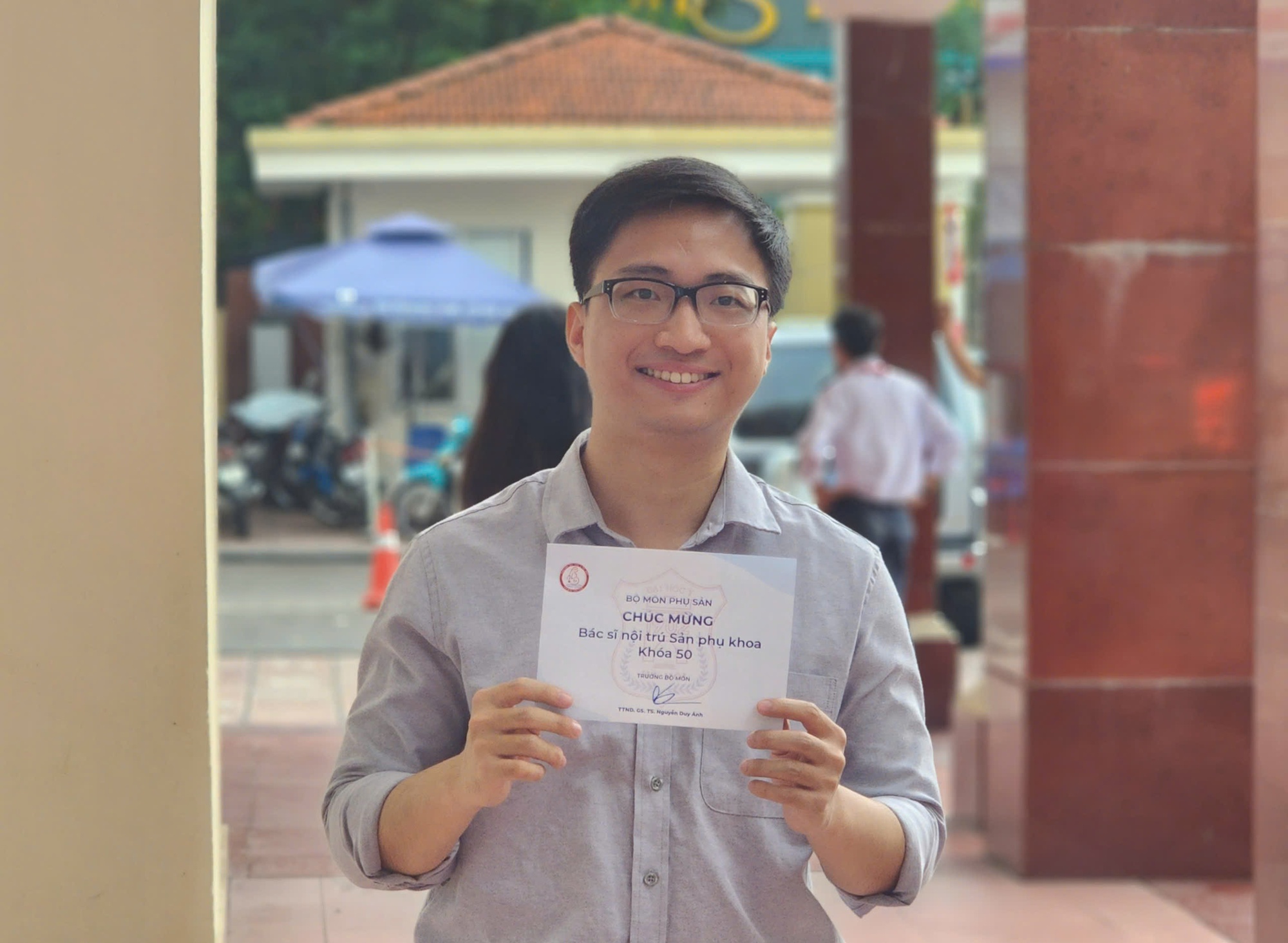 "Tinh hoa trong tinh hoa" - thủ khoa kỳ thi bác sĩ nội trú 2025 từng trưởng thành từ ngôi trường cấp 3 nổi tiếng- Ảnh 1. "Tinh hoa trong tinh hoa" - thủ khoa kỳ thi bác sĩ nội trú 2025 từng trưởng thành từ ngôi trường cấp 3 nổi tiếng- Ảnh 1.