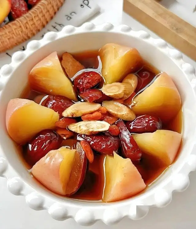 Mùa thu, phụ nữ trung niên nên uống 3 loại súp thiên nhiên này để bổ nội tiết, nuôi dưỡng làn da từ trong ra ngoài, giúp da ngậm nước và trong suốt - Ảnh 4. Mùa thu, phụ nữ trung niên nên uống 3 loại súp thiên nhiên này để bổ nội tiết, nuôi dưỡng làn da từ trong ra ngoài, giúp da ngậm nước và trong suốt - Ảnh 4.