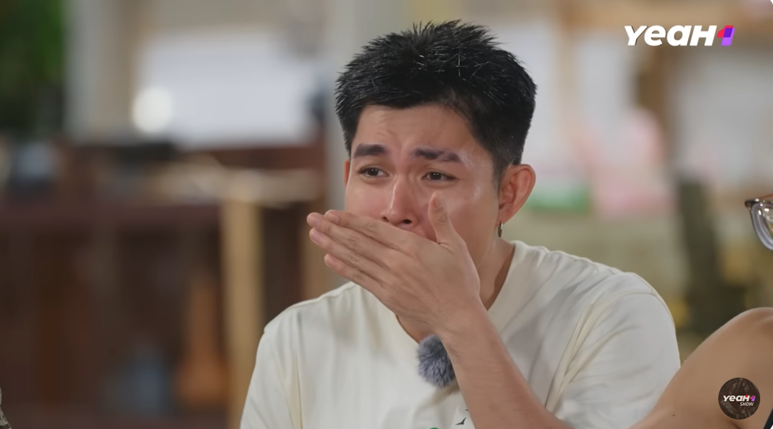 Th&agrave;nh vi&ecirc;n Gia đ&igrave;nh Haha đồng loạt bị "sốc" khi ăn m&oacute;n đặc sản ở Đắk Lắk, biểu cảm khiến d&acirc;n mạng cười ngất - Ảnh 4.