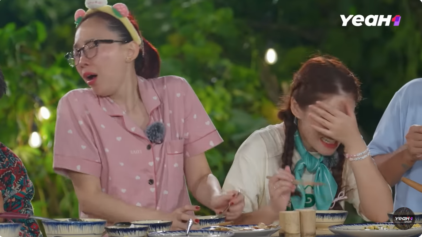 Th&agrave;nh vi&ecirc;n Gia đ&igrave;nh Haha đồng loạt bị "sốc" khi ăn m&oacute;n đặc sản ở Đắk Lắk, biểu cảm khiến d&acirc;n mạng cười ngất - Ảnh 7.