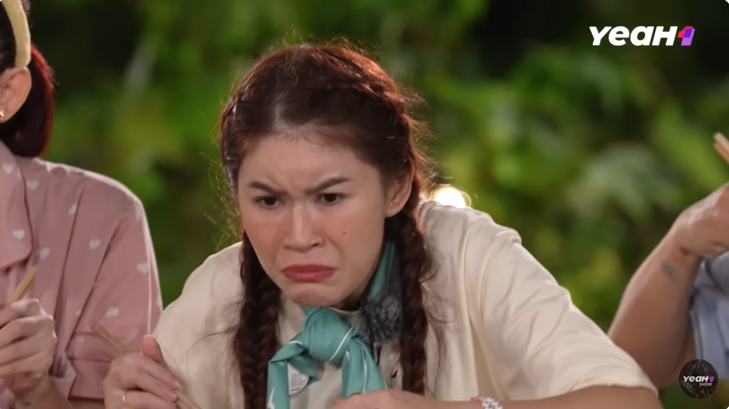 Th&agrave;nh vi&ecirc;n Gia đ&igrave;nh Haha đồng loạt bị "sốc" khi ăn m&oacute;n đặc sản ở Đắk Lắk, biểu cảm khiến d&acirc;n mạng cười ngất - Ảnh 5.