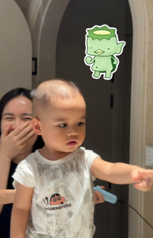 Măng non Leon được mẹ Mai Phương chuẩn bị hành trang để tham gia &quot;khối nhập học&quot;, thế nhưng giao diện mới của cậu cả lạ lắm- Ảnh 2.