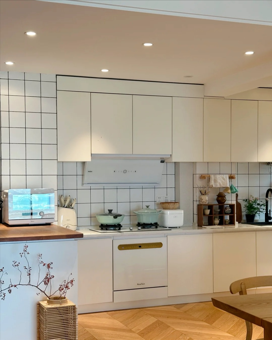 Người thợ già hiểu biết nói: Máy hút mùi không cần mua loại đắt đỏ, cứ đủ 5 tiêu chí này là CHỐT!- Ảnh 1. Người thợ già hiểu biết nói: Máy hút mùi không cần mua loại đắt đỏ, cứ đủ 5 tiêu chí này là CHỐT!- Ảnh 1.
