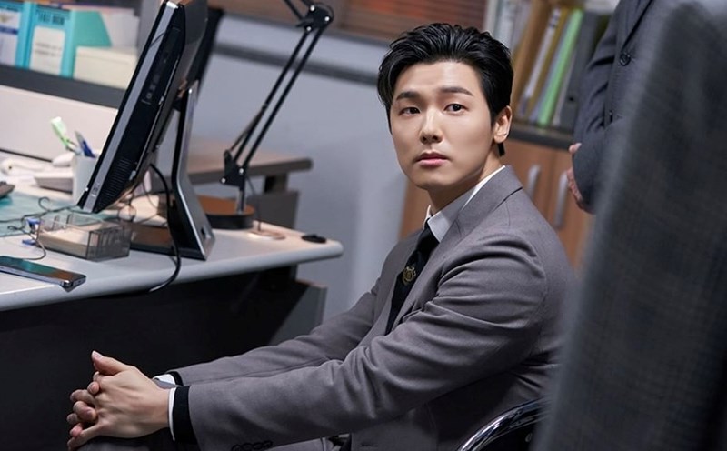 10 tổng tài đẹp nhất Hàn Quốc: Hyun Bin suýt out top, số 1 visual chạm nóc khen chỉ có thừa - Ảnh 6. 10 tổng tài đẹp nhất Hàn Quốc: Hyun Bin suýt out top, số 1 visual chạm nóc khen chỉ có thừa - Ảnh 6.