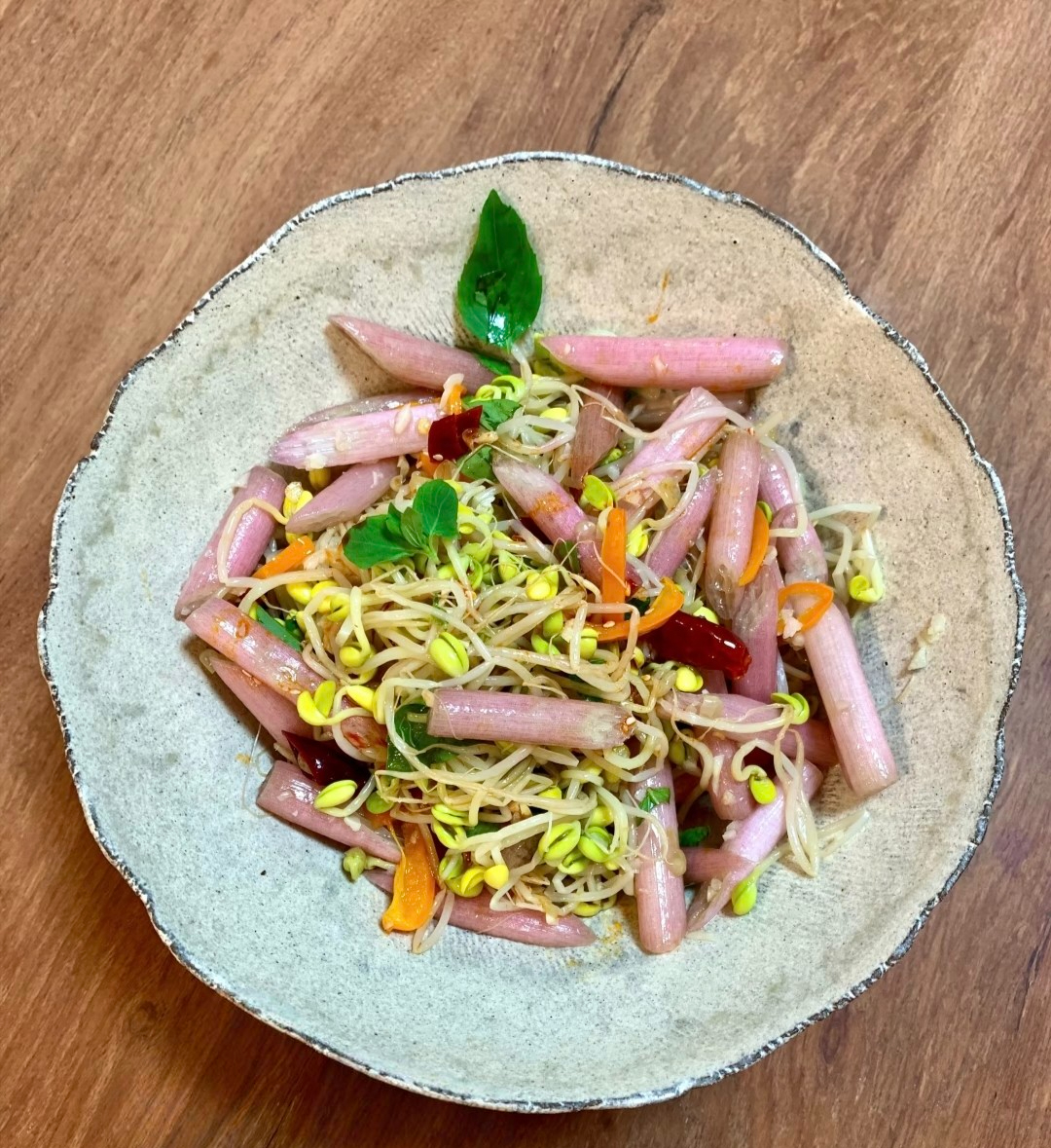 Món quà hiếm mùa thu: "Hồng ngọc" dưới nước, ăn kèm gì cũng hợp, đang khiến dân sành ăn săn lùng khắp chợ - Ảnh 5.