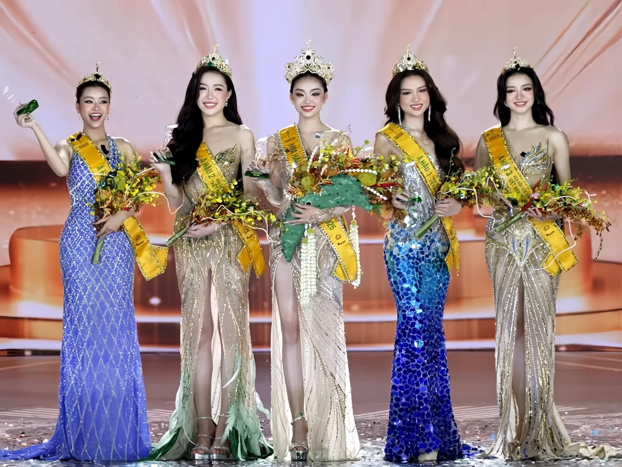 Nguyễn Thị Yến Nhi là Tân Miss Grand Vietnam, màn công bố kết quả độc lạ nhất lịch sử cuộc thi!- Ảnh 7. Nguyễn Thị Yến Nhi là Tân Miss Grand Vietnam, màn công bố kết quả độc lạ nhất lịch sử cuộc thi!- Ảnh 7.