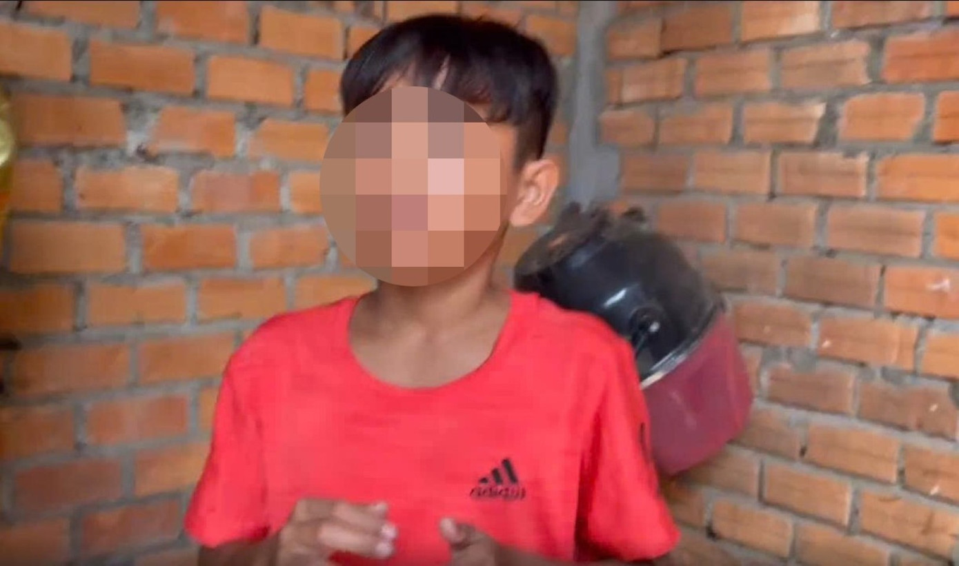 Hoàn cảnh éo le của cậu bé mở cửa cứu bạn thoát chết trong vụ thảm sát ở Đắk Lắk - Ảnh 1. Hoàn cảnh éo le của cậu bé mở cửa cứu bạn thoát chết trong vụ thảm sát ở Đắk Lắk - Ảnh 1.