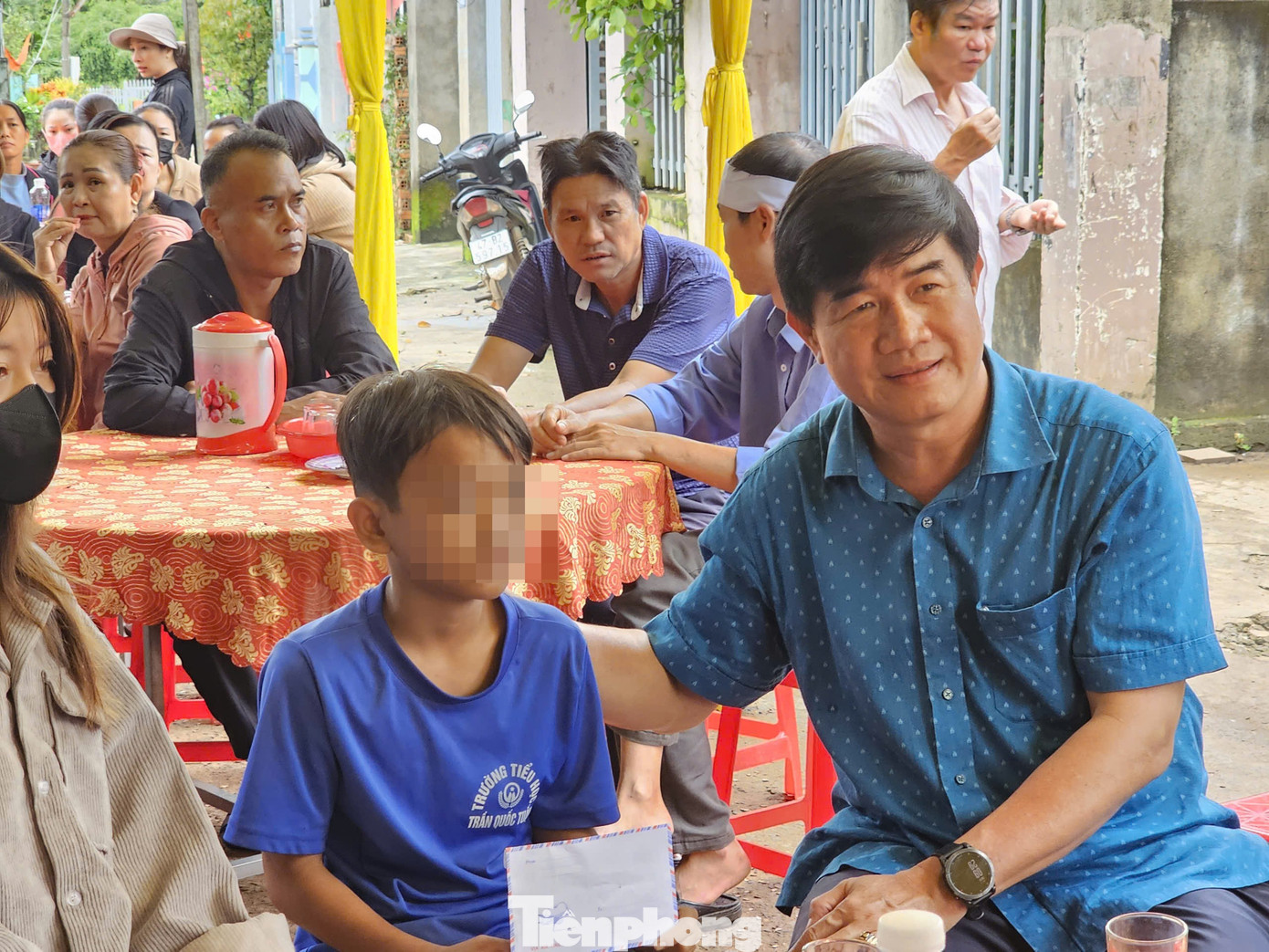 Hoàn cảnh éo le của cậu bé mở cửa cứu bạn thoát chết trong vụ thảm sát ở Đắk Lắk - Ảnh 3. Hoàn cảnh éo le của cậu bé mở cửa cứu bạn thoát chết trong vụ thảm sát ở Đắk Lắk - Ảnh 3.