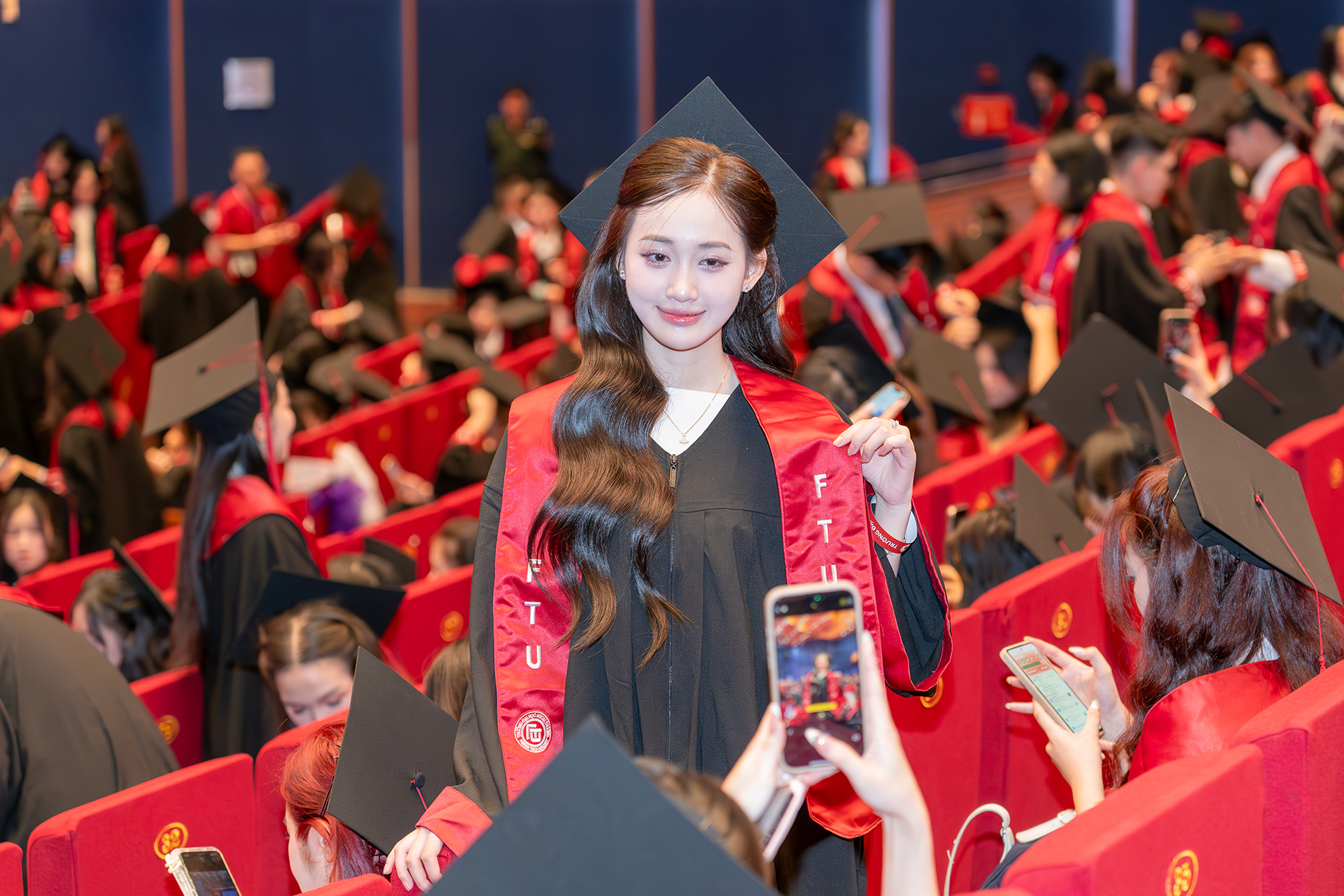 Lý do Ngoại thương mãi luôn là &quot;lò đào tạo Hoa hậu&quot; xịn nhất Việt Nam! - Ảnh 20.
