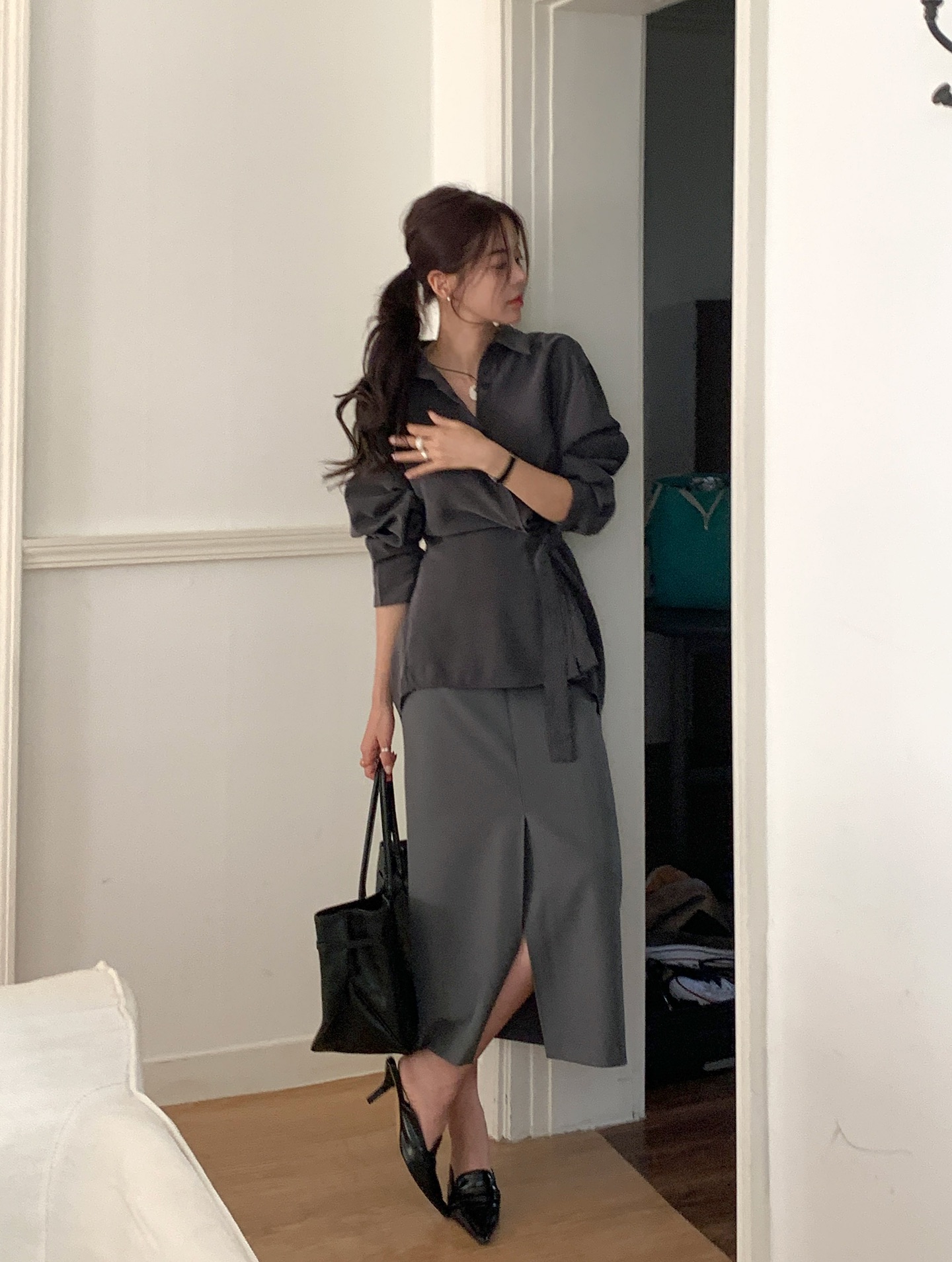 Mùa thu mặc chân váy dài là quá chuẩn: 10 cách phối đồ giúp chị em đi đâu cũng được khen sành điệu - Ảnh 1.