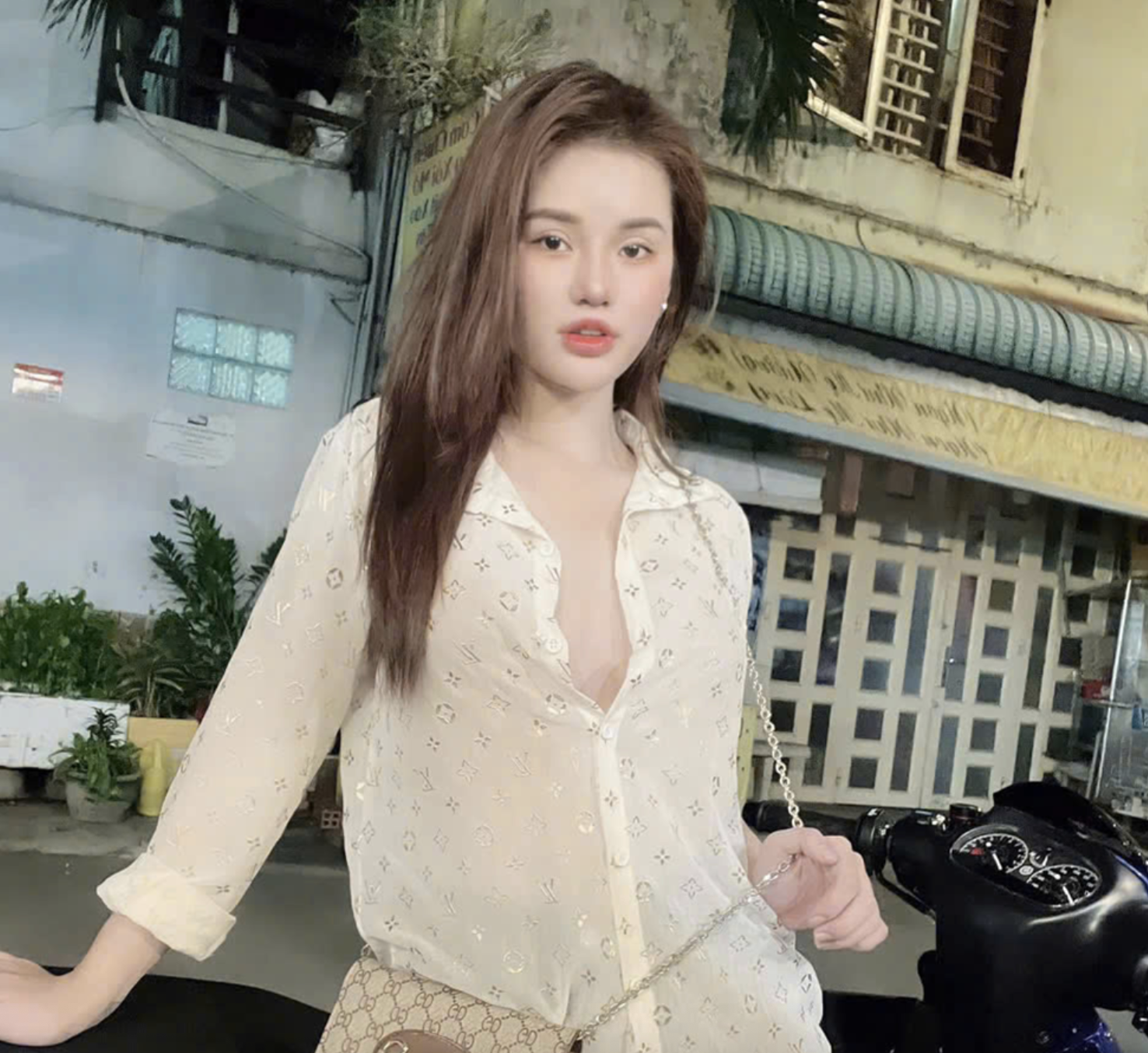 Hotgirl Ly &quot;meo&quot; bị Công an TP HCM truy nã, là ai? - Ảnh 1.