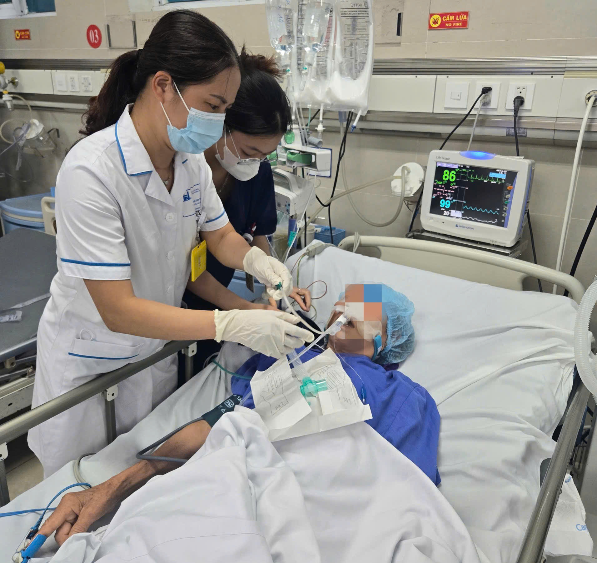 Suy hô hấp, nguy kịch sau khi uống &quot;nước ngọt&quot;: Hé lộ nguyên nhân gây bất ngờ - Ảnh 2.