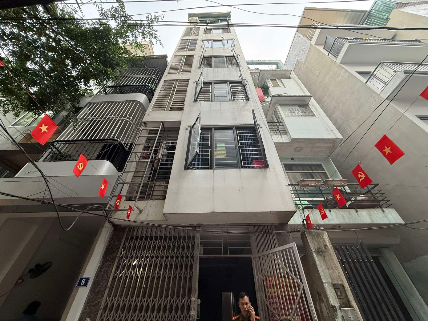 Cháy chung cư mini ở Hà Nội, nhiều người thoát nạn - Ảnh 3.