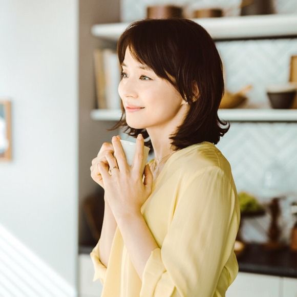 Tiêu để khỏa lấp trống rỗng: Nỗi đau tài chính ngầm của nhiều phụ nữ trung niên - Ảnh 2.