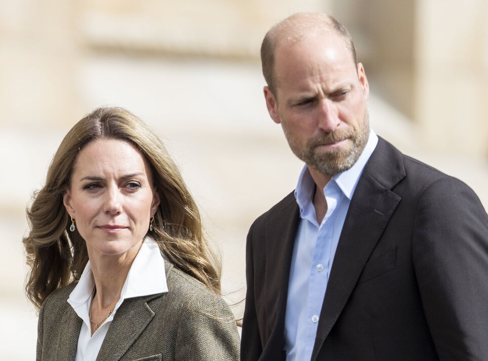 Hàng xóm Kensington nộp đơn kiện, vợ chồng William - Kate dính lùm xùm ngoài ý muốn- Ảnh 1.