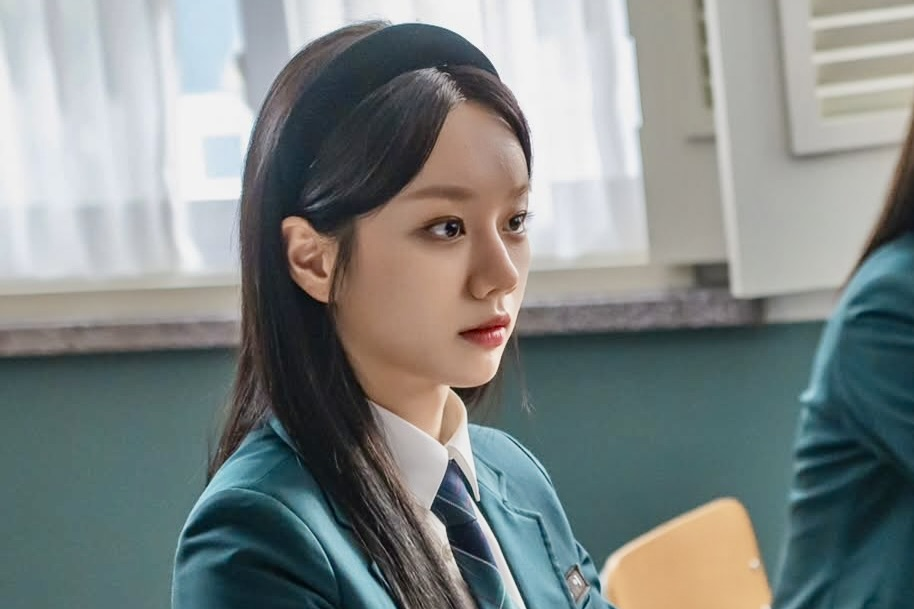 hyeri-friendly-rival-01-17579923699972057695217-1758008063234-17580080633071471946204.png