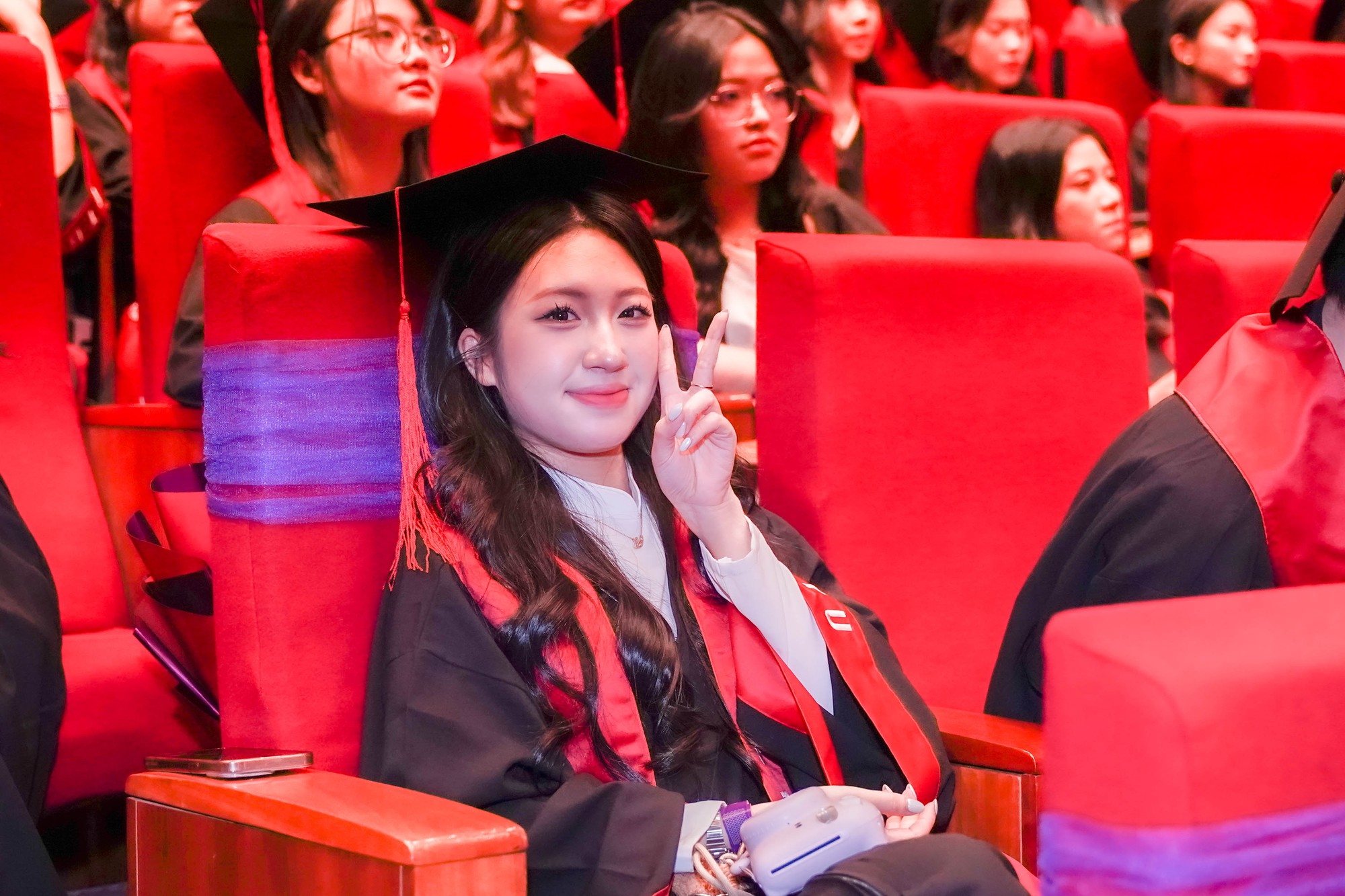 Lý do Ngoại thương mãi luôn là &quot;lò đào tạo Hoa hậu&quot; xịn nhất Việt Nam! - Ảnh 18.