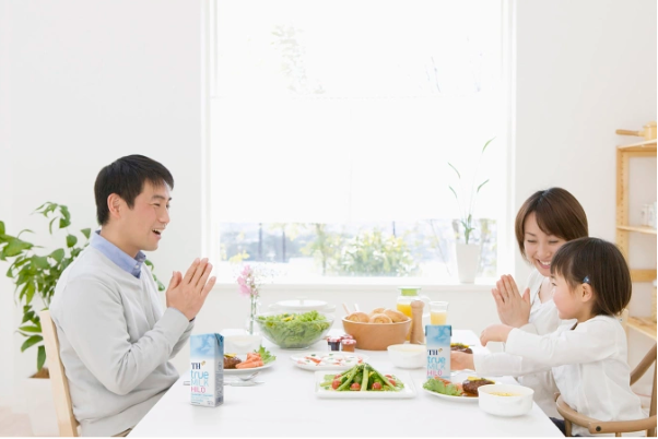 Giải mã hương vị của dòng sữa tươi giàu canxi được nhiều mẹ tin dùng cho cả gia đình: Hiểu đúng để yên tâm lựa chọn - Ảnh 4. Giải mã hương vị của dòng sữa tươi giàu canxi được nhiều mẹ tin dùng cho cả gia đình: Hiểu đúng để yên tâm lựa chọn - Ảnh 4.