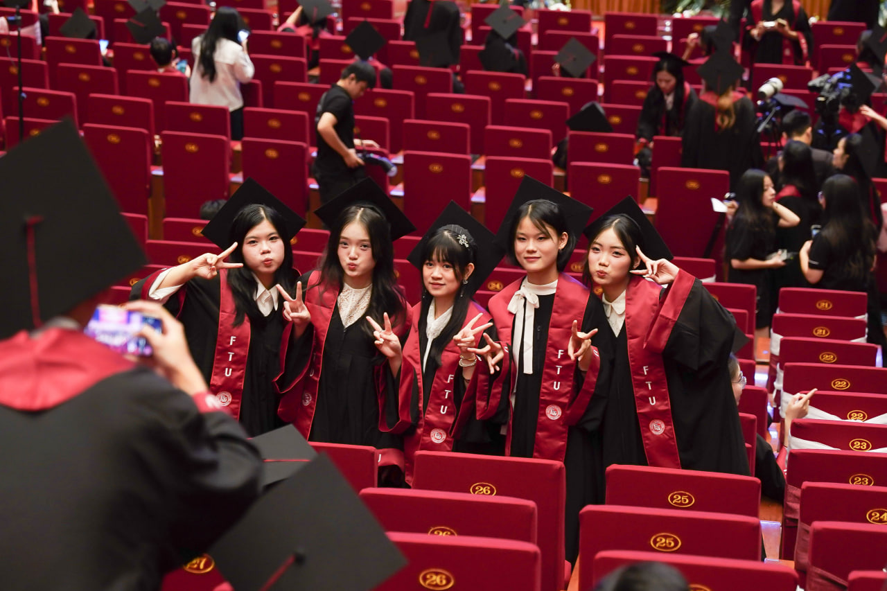 Lý do Ngoại thương mãi luôn là &quot;lò đào tạo Hoa hậu&quot; xịn nhất Việt Nam! - Ảnh 10.