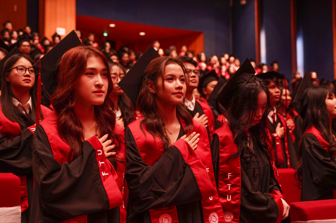 Lý do Ngoại thương mãi luôn là &quot;lò đào tạo Hoa hậu&quot; xịn nhất Việt Nam! - Ảnh 7.