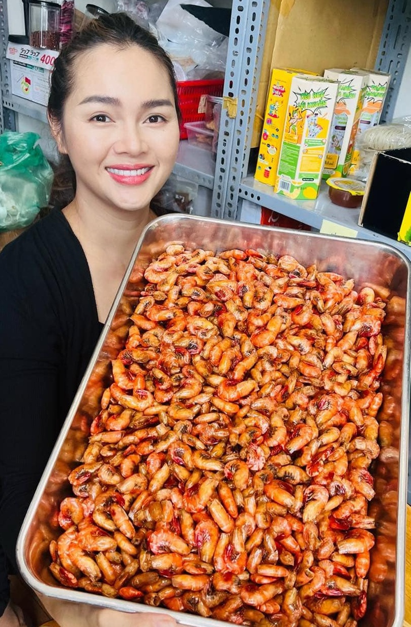 Mỹ nhân Việt một mình nuôi 5 con, bỏ trống nhà 16 tỷ ở TP.HCM, U40 sang Mỹ cưới chồng- Ảnh 2.