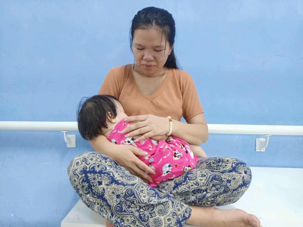 Người mẹ mong níu giữ sự sống cho con trai 5 tuổi mắc bệnh hiểm nghèo- Ảnh 3. Người mẹ mong níu giữ sự sống cho con trai 5 tuổi mắc bệnh hiểm nghèo- Ảnh 3.