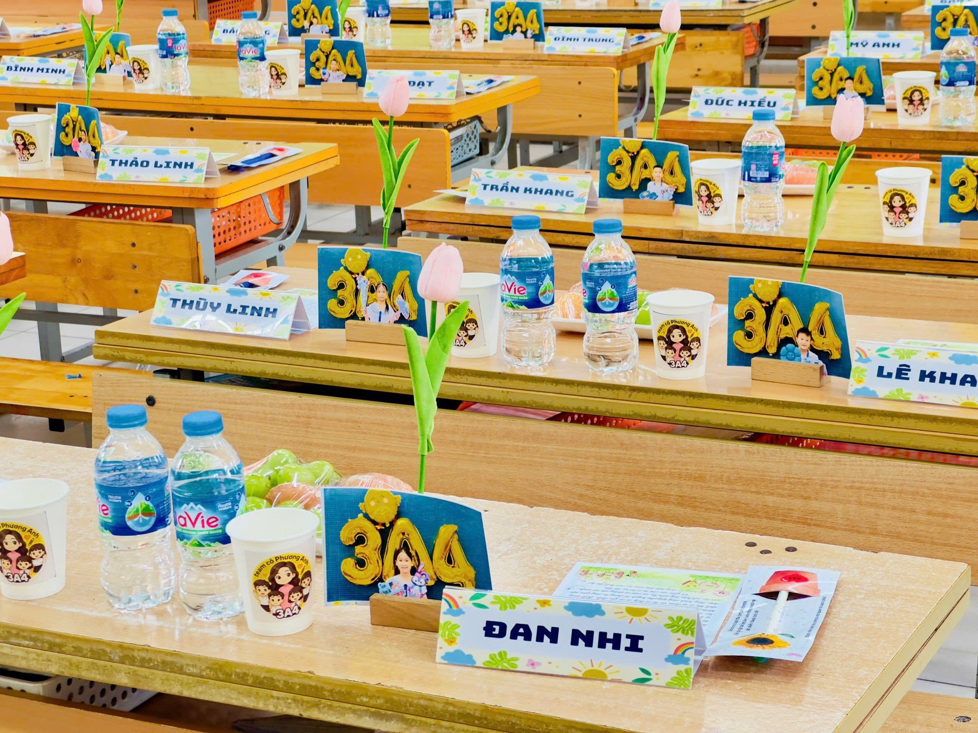 Những hình ảnh &quot;cưng xỉu&quot; tại 1 &quot;trường làng&quot; ở Hà Nội đang khiến nhiều cha mẹ xuýt xoa: Có động lực đi họp phụ huynh hẳn! - Ảnh 1.