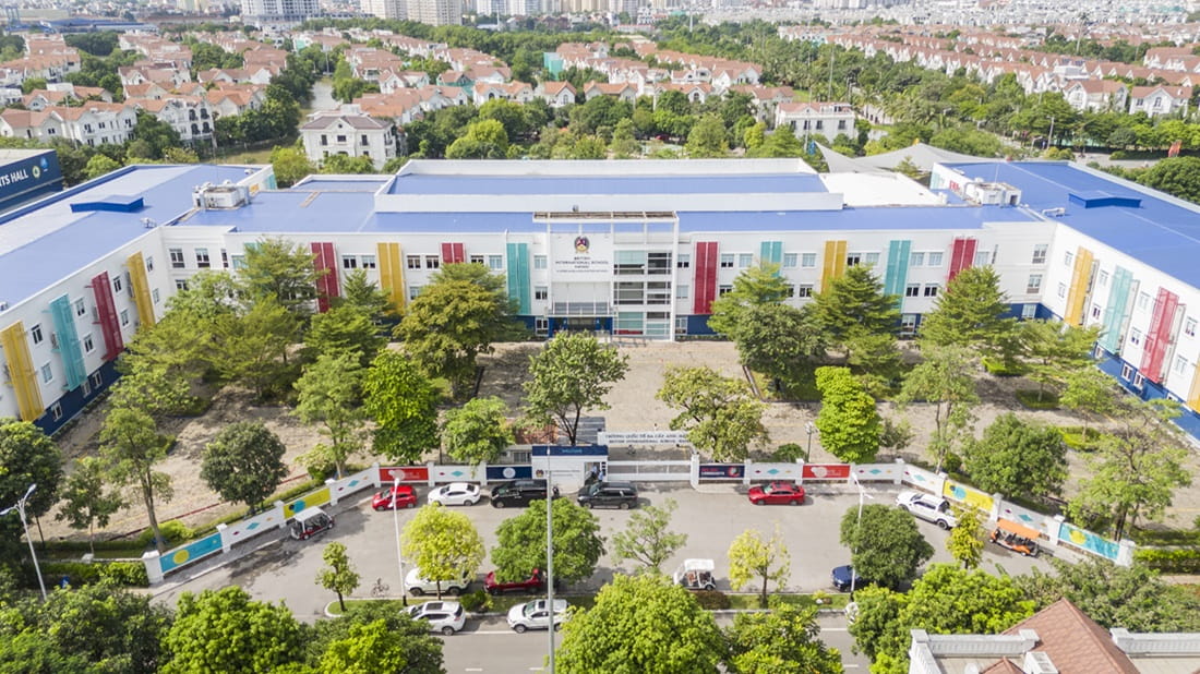 1 trường quốc tế đa cấp học phí gần 1 tỷ đồng/năm là "nơi gửi vàng" của hàng loạt người nổi tiếng, con trai tỷ phú Phạm Nhật Vượng từng theo học - Ảnh 1. 1 trường quốc tế đa cấp học phí gần 1 tỷ đồng/năm là "nơi gửi vàng" của hàng loạt người nổi tiếng, con trai tỷ phú Phạm Nhật Vượng từng theo học - Ảnh 1.