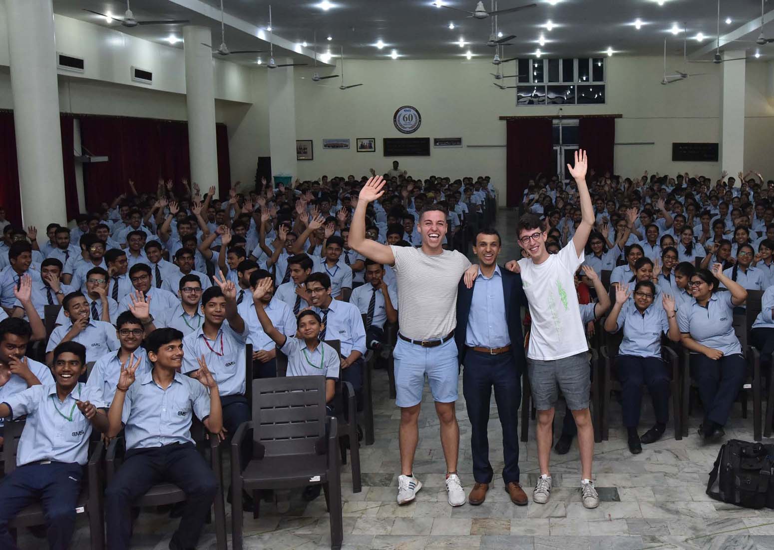 Ngôi trường đông học sinh nhất thế giới- Ảnh 7. Ngôi trường đông học sinh nhất thế giới- Ảnh 7.