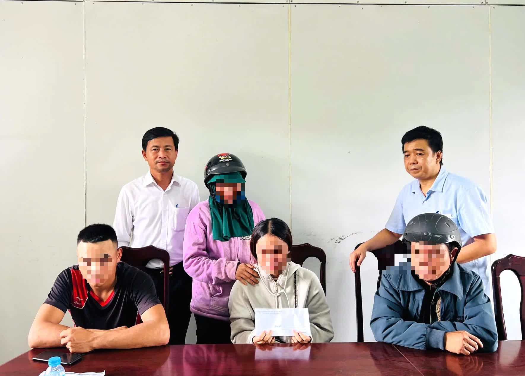 Vụ xe tải lao vào chợ gây tai nạn thảm khốc: Danh tính 3 nạn nhân trẻ tử vong, đều mang quốc tịch Lào - Ảnh 2.