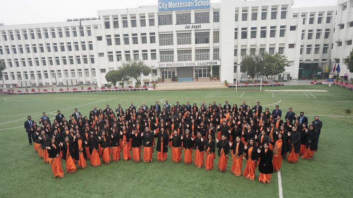 Ngôi trường đông học sinh nhất thế giới- Ảnh 1. Ngôi trường đông học sinh nhất thế giới- Ảnh 1.